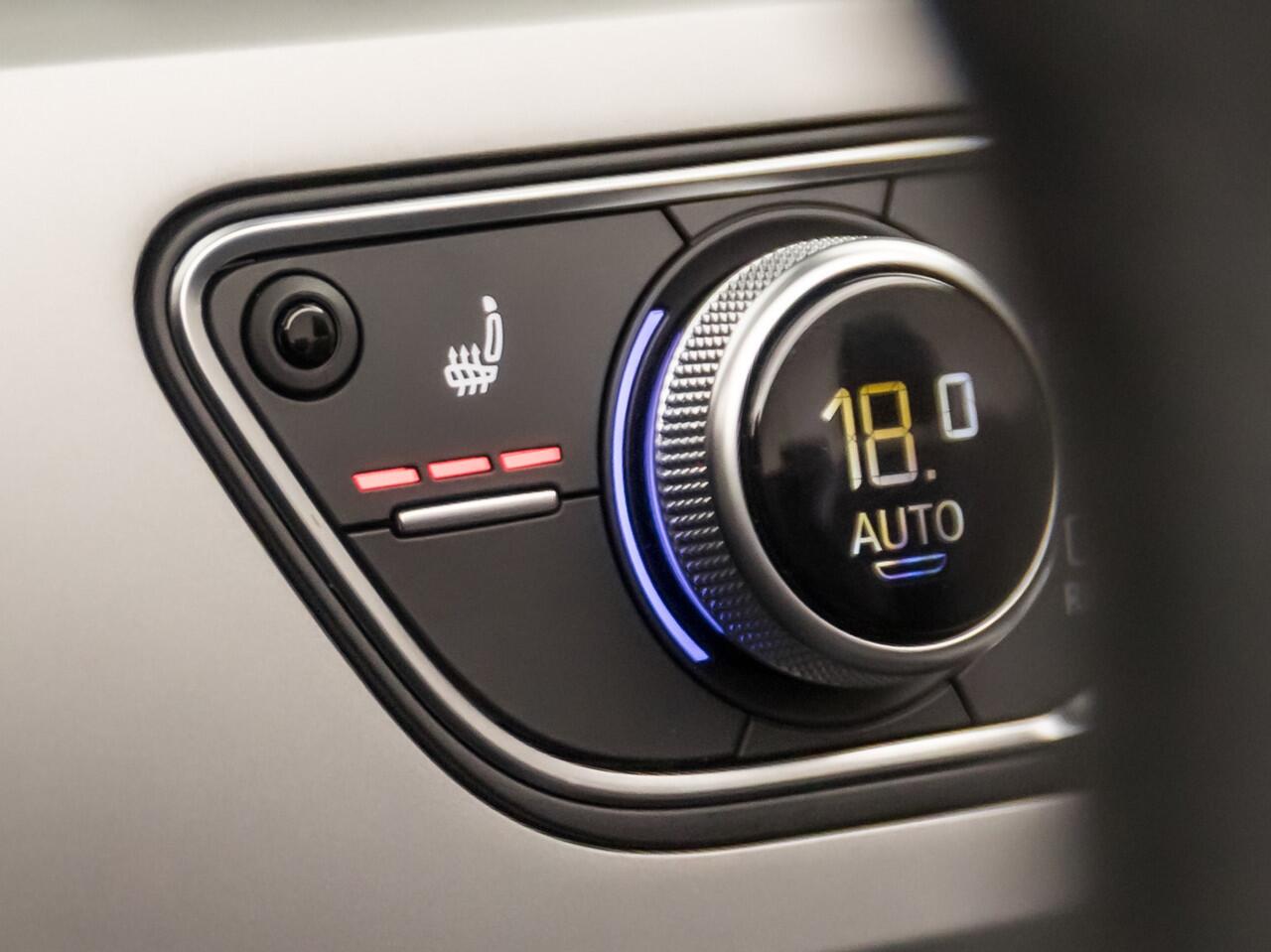 Audi A5 Cabriolet 40 TFSI S-Line Sport 204Pk Automaat (VIRTUAL COCKPIT, APPLE CARPLAY, GROOT NAVI, LEDER/ALCANTARA, MEMORY SEATS, ADAPTIVE CRUISE, STOELVERWARMING, SFEERVERLICHTING, KEYLESS, DAB+, NIEUWSTAAT)