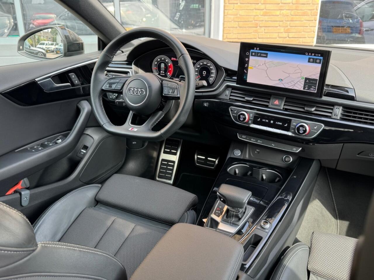 Audi A5 SPORTBACK 35 2.0 TFSI S-LINE EDITION COMPETITION QUANTUM GRIJS!