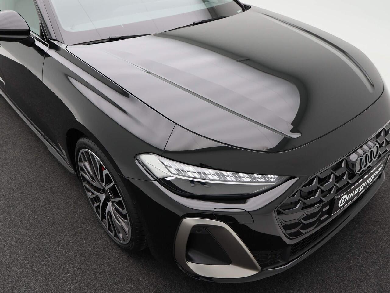 Audi A5 Avant Edition One 35 TFSI 150 PK | Edition One | Privacyglas | 20 inch multispaak | Rode Remzadels |