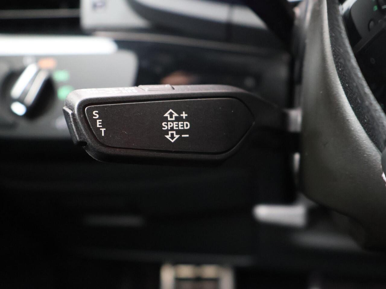 Audi A5 Sportback 35 TFSI S edition Competition 150 PK | Navigatie | Achterklep elektrisch | PDC V+A |