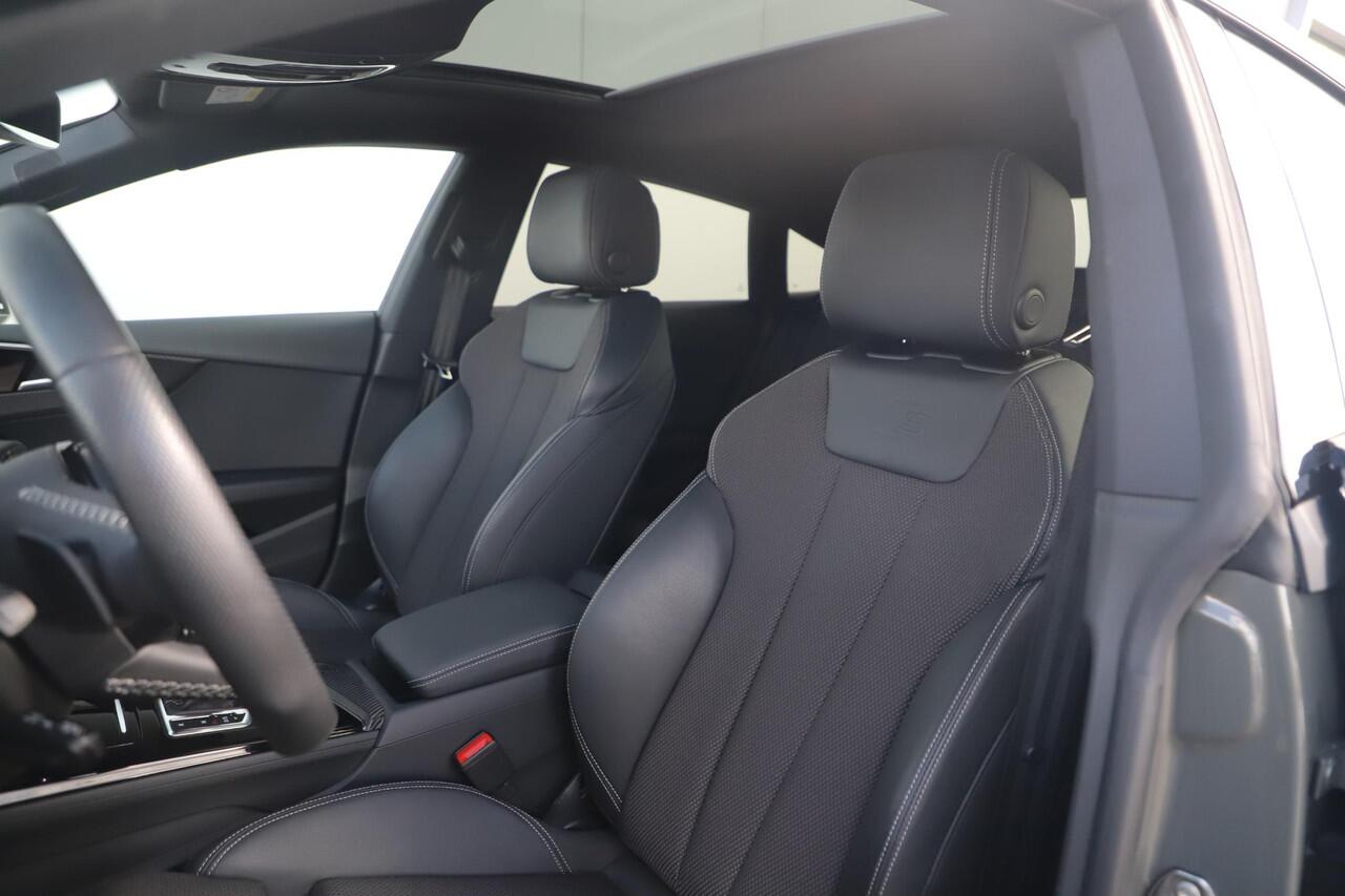Audi A5 Sportback 35 TFSI S edition Competition Black Pack Panoramadak B&O Virtual LED Matrix Navigatie Achteruitrijcamera Carplay Half Leder Stoelverwarming NAP Dealer Onderhouden!