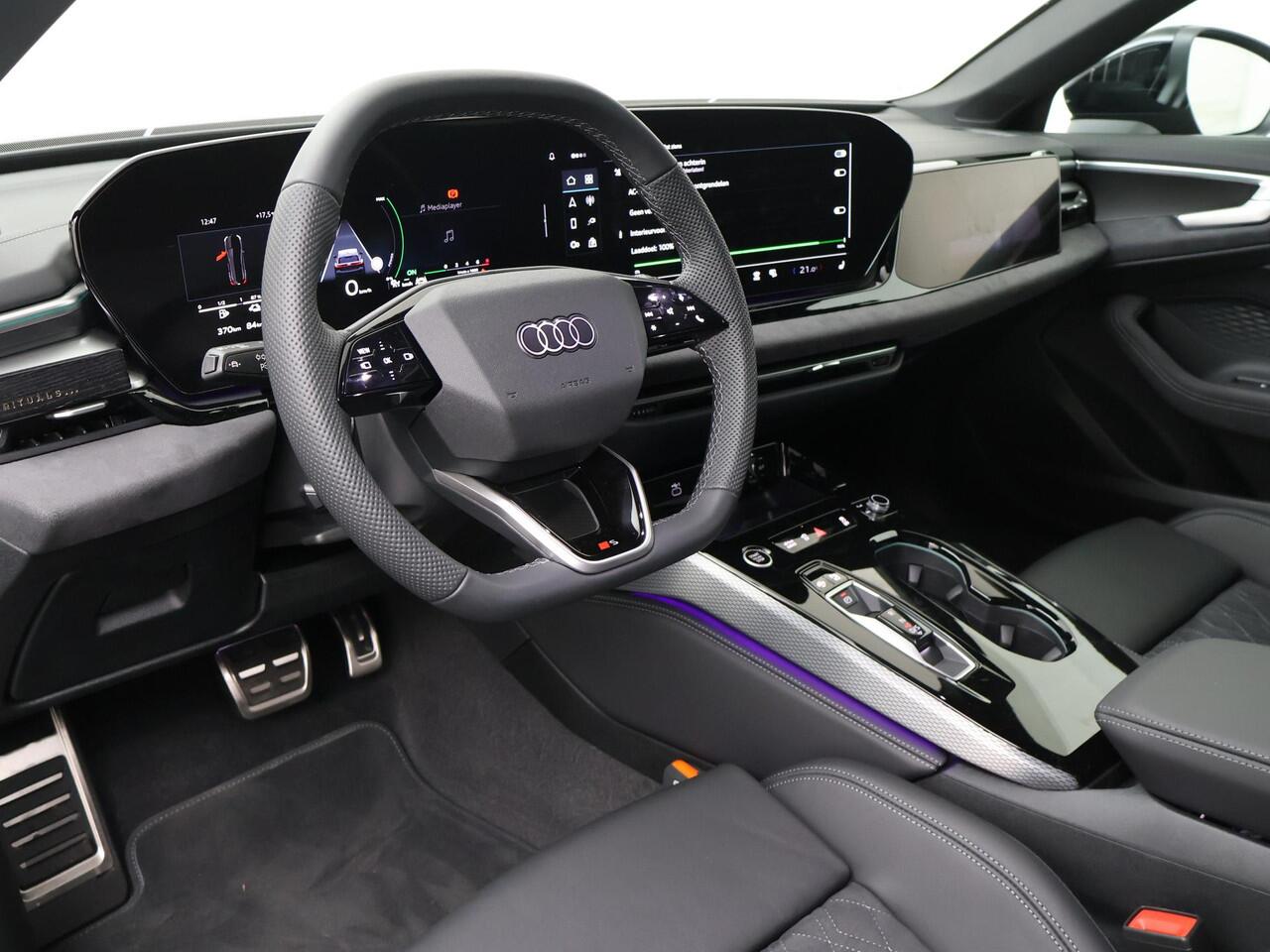 Audi A5 Avant S edition 2.0 TFSI e 299 pk | Keyless Entry | Omgevingscamera's | Stoelverwarming | Adaptieve Cruise Control | Audi R8 Exclusive lak | Alcantara Sportstoelen