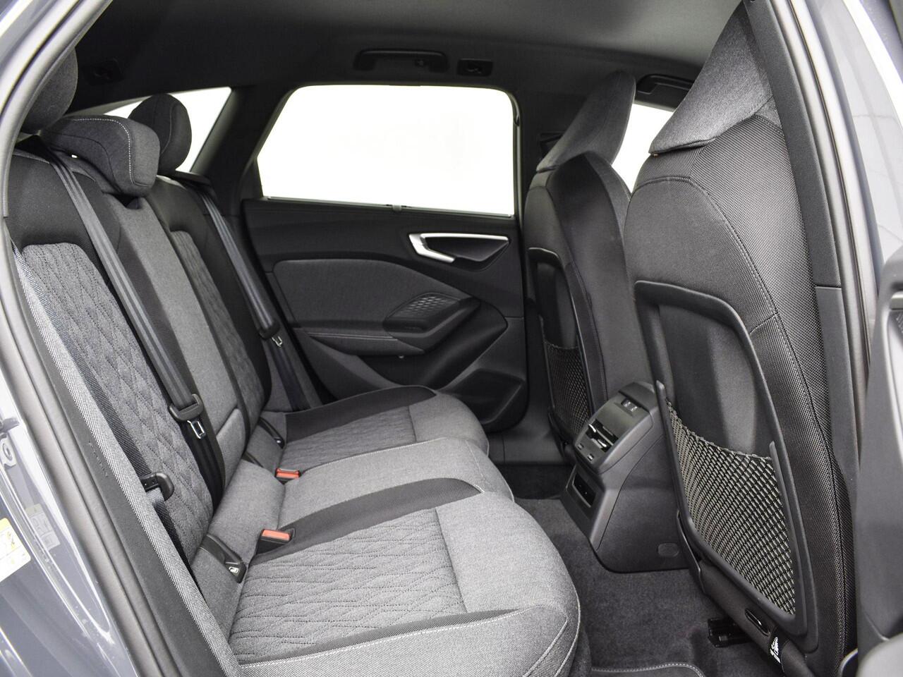 Audi A5 Avant 35 TFSI 2.0 150pk S-Tronic Edition One · S-line · 360 Camera · Bijrijdersscherm · Elek. Trekhaak · Elek. Achterklep · Dodehoek Detectie · 19'' Inch · Garantie t/m 12-02-2030 of 100.000km