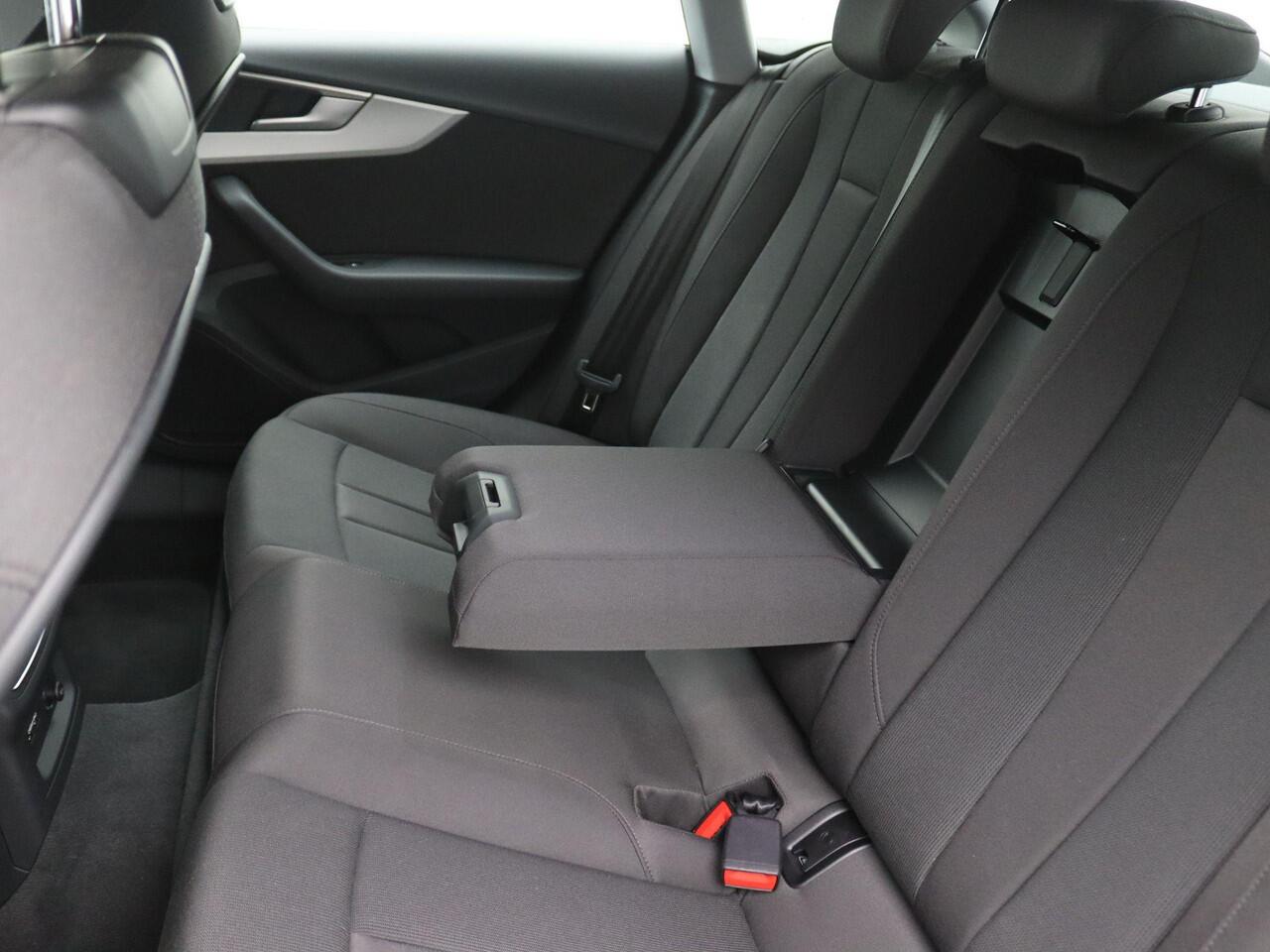 Audi A5 Sportback 40 TFSI S edition 204PK S-Tronic S-Line, Side Assist, Matrix-LED, Achteruitrijcamera, Elektr. Achterklep, Stoelverwarming, Navi, Clima, Trekhaak, 18" LM Velgen, Adaptieve Cruise Control