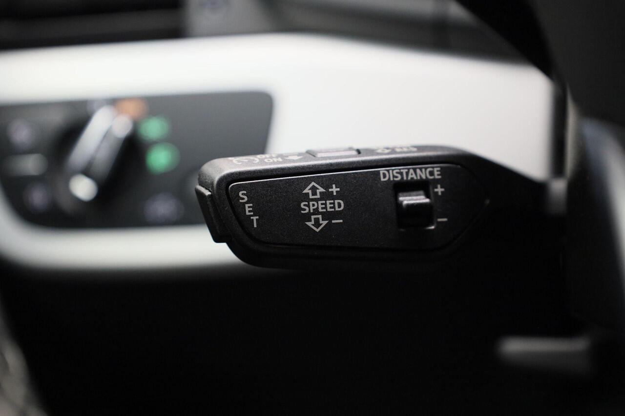 Audi A5 Sportback 40 TFSI/204PK S Line · Leder · Elektrische stoel verstelling · Camera · Apple/Android Car Play · Adaptive Cruise Control ·