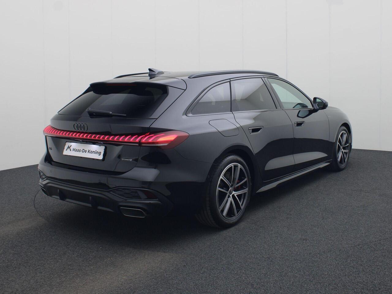 Audi A5 Avant 2.0 e-hybrid 367pk S-tronic Quattro S Line · Panoramadak · Trekhaak · Leder/Alcantara · Bijrijder scherm