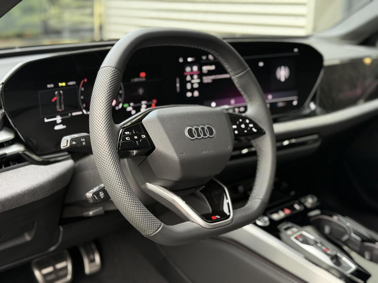 Audi A5 Avant 2.0 TFSI S Edition Tech Plus l Multischerm Passagier l Optiek Zwart l 20 Inch l 360 Camera