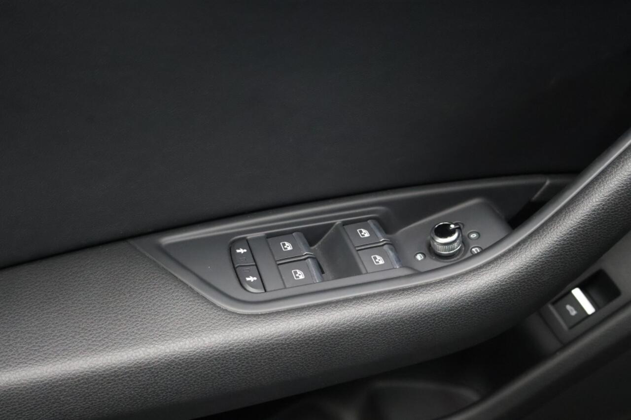 Audi A5 35 TFSI Sport S Line Automaat | Panoramadak | Matrix | Navigatie