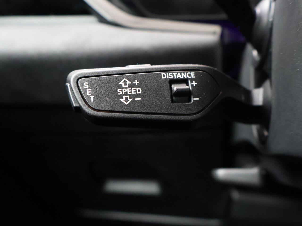 Audi A5 Avant S edition 2.0 TFSI e 299 pk | Keyless Entry | Omgevingscamera's | Stoelverwarming | Adaptieve Cruise Control | Audi R8 Exclusive lak | Alcantara Sportstoelen