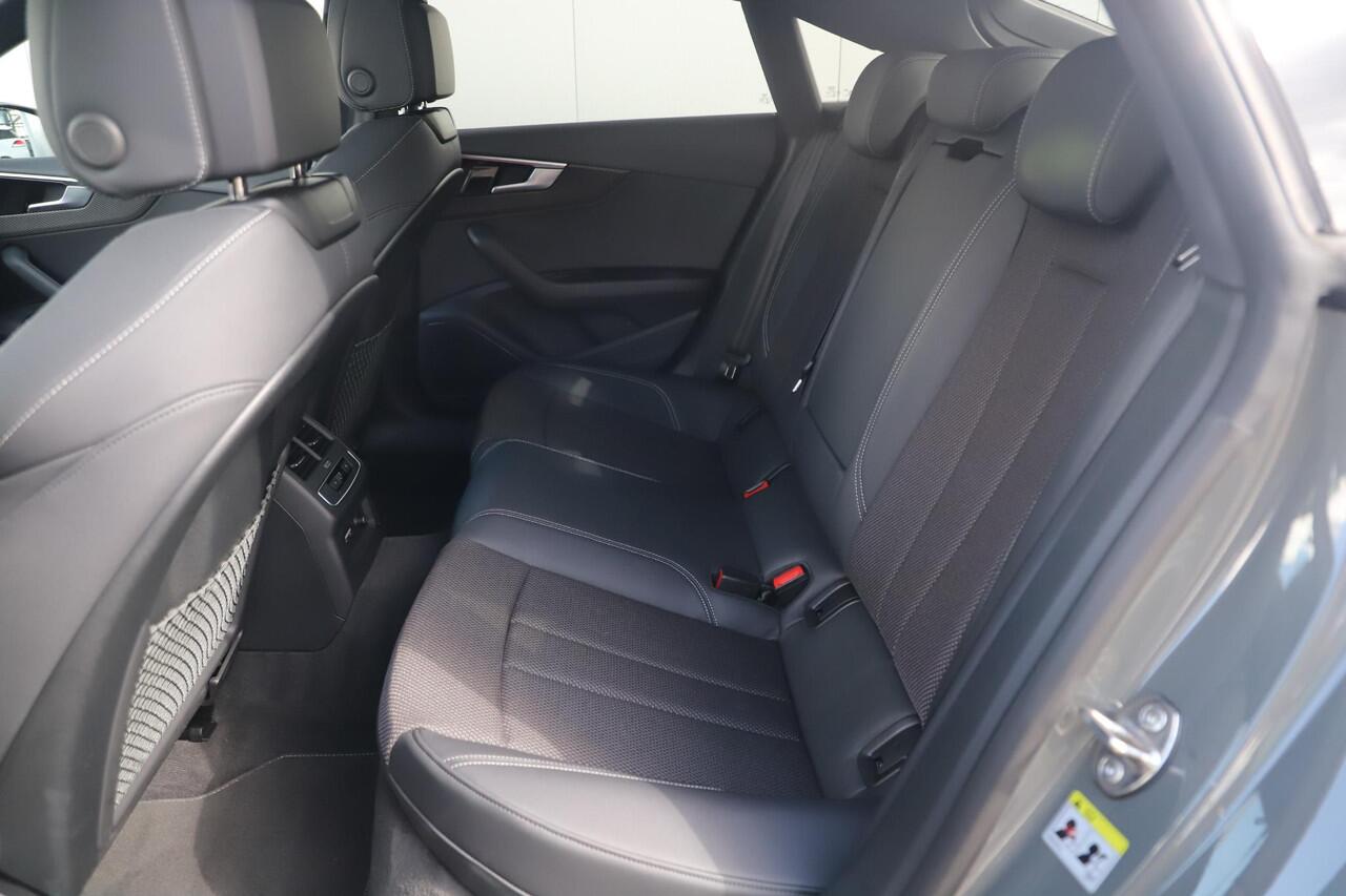 Audi A5 Sportback 35 TFSI S edition Competition Black Pack Panoramadak B&O Virtual LED Matrix Navigatie Achteruitrijcamera Carplay Half Leder Stoelverwarming NAP Dealer Onderhouden!