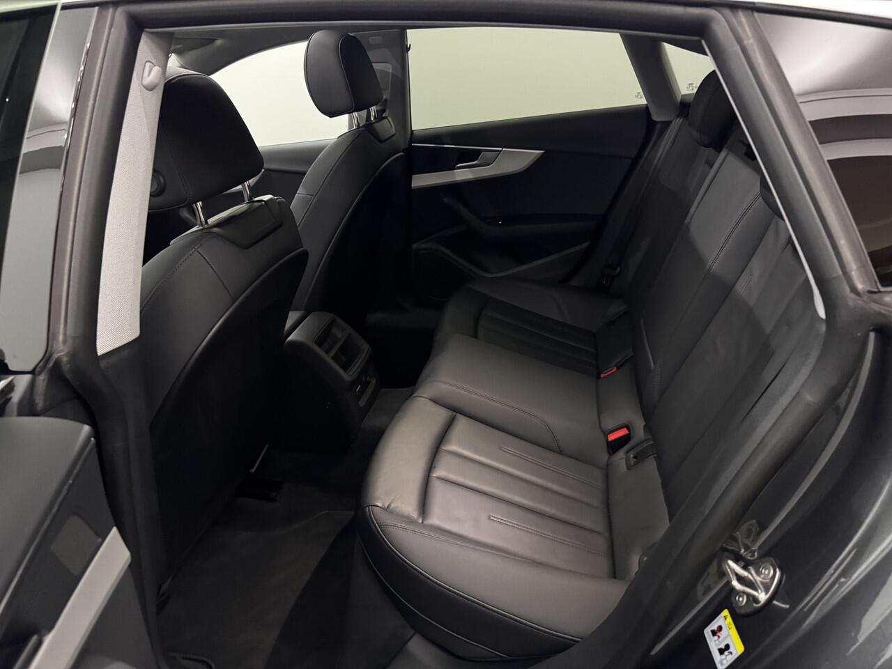 Audi A5 Sportback 35 TFSI S-line Leder, Panoramadak , Camera, Stoelverwarming, Virtual desk, Elektrische achterklep, Keyless start