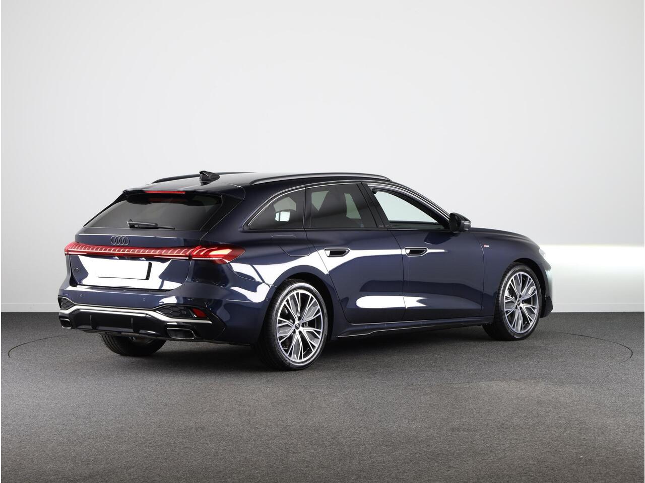 Audi A5 Avant 2.0 TFSI S edition 150pk | Matrix Led verlichting | Rondzicht camera | Keyless entry | 19 inch lichtmetalen velgen