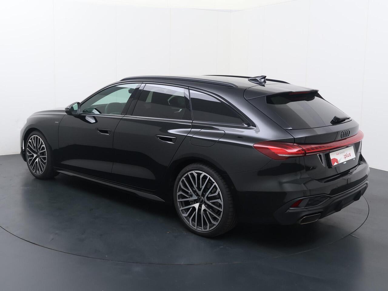 Audi A5 Avant S edition 2.0 TFSI e 299 pk | Keyless Entry | Omgevingscamera's | Stoelverwarming | Adaptieve Cruise Control | Audi R8 Exclusive lak | Alcantara Sportstoelen