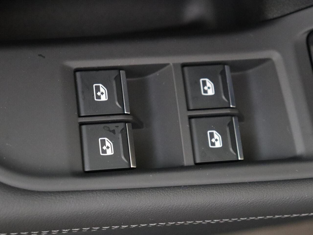 Audi A5 Limousine 2.0 TFSI Advanced edition Audi A5 Limousine 2.0 TFSI Advanced Edition |