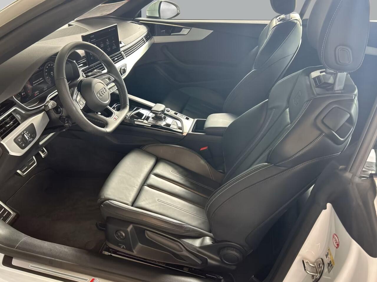 Audi A5 Cabriolet 40 TFSI S-LINE ** MATRIX, NAVI+, LEDER, TREKH, NEKVERW, 19-inch LMV, VIRTUAL ** 1e EIG - UNFALLFREI - ¤ 31.000,= onder NP ** ** INFORMEER OOK NAAR ONZE AANTREKKELIJKE FINANCIAL-LEASE TARIEVEN **