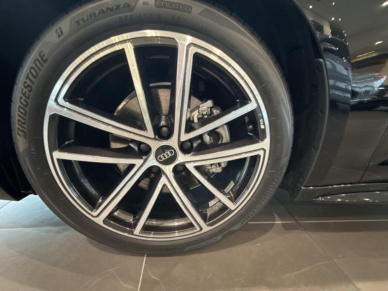 Audi A5 Limousine S edition 35 TFSI 150 PK · Tech pakket plus · Leder · Panoramadak · 19" LM Velgen