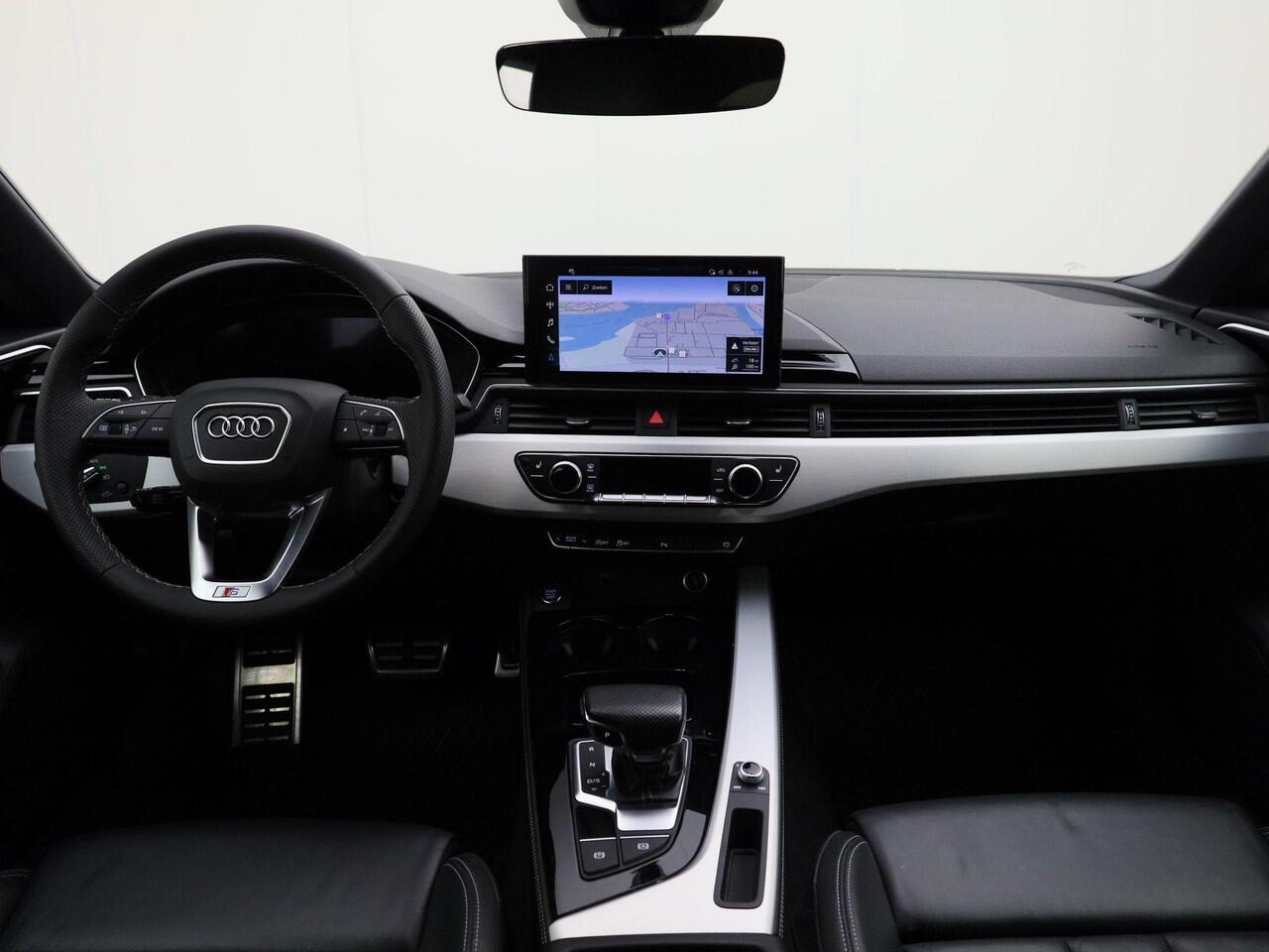 Audi A5 Sportback 40 TFSI/204PK S Line · Leder · Elektrische stoel verstelling · Camera · Apple/Android Car Play · Adaptive Cruise Control ·