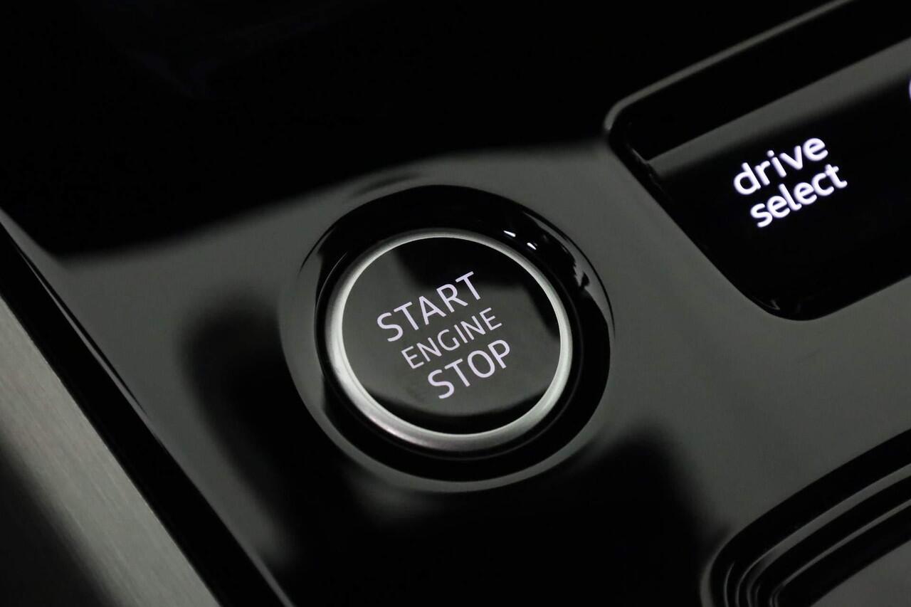 Audi A5 Limousine 35 TFSI 150 PK Advanced edition Audi A5 Limousine 35 TFSI 150PK S-tronic Advanced edition | Stoelen voor, elekt. verstelb. | Standaardst zwart leder-kunstl | Ambiente lichtpakket plus