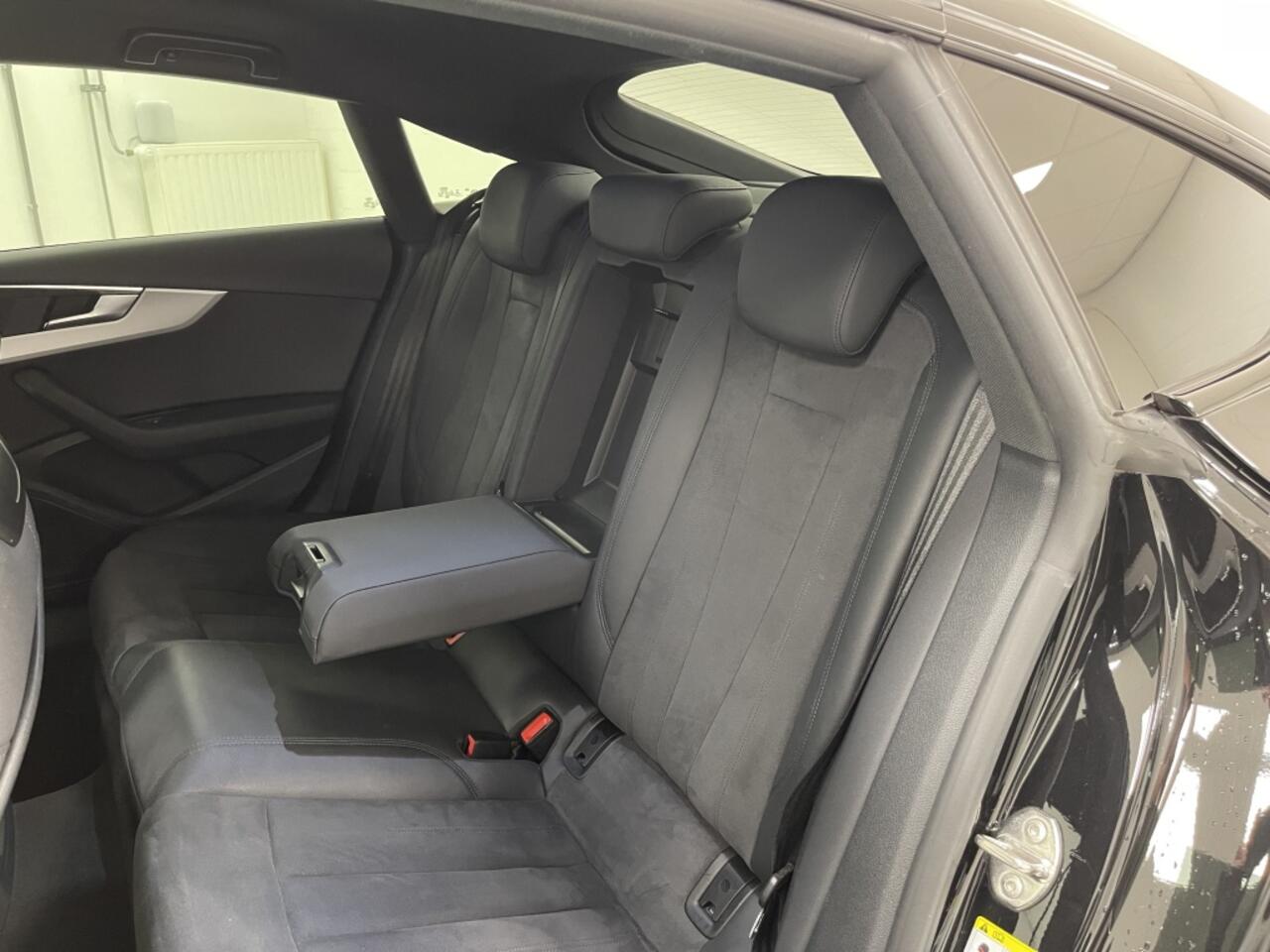 Audi A5 Sportback 35 TFSI S edition | Trekhaak | 20'' | LED Matrix |