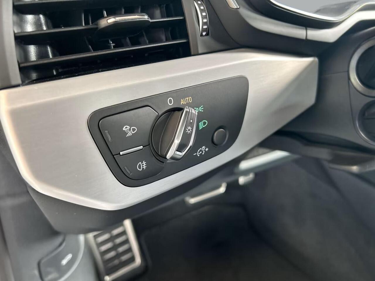 Audi A5 Cabriolet 40 TFSI S-LINE ** MATRIX, NAVI+, LEDER, TREKH, NEKVERW, 19-inch LMV, VIRTUAL ** 1e EIG - UNFALLFREI - ¤ 31.000,= onder NP ** ** INFORMEER OOK NAAR ONZE AANTREKKELIJKE FINANCIAL-LEASE TARIEVEN **