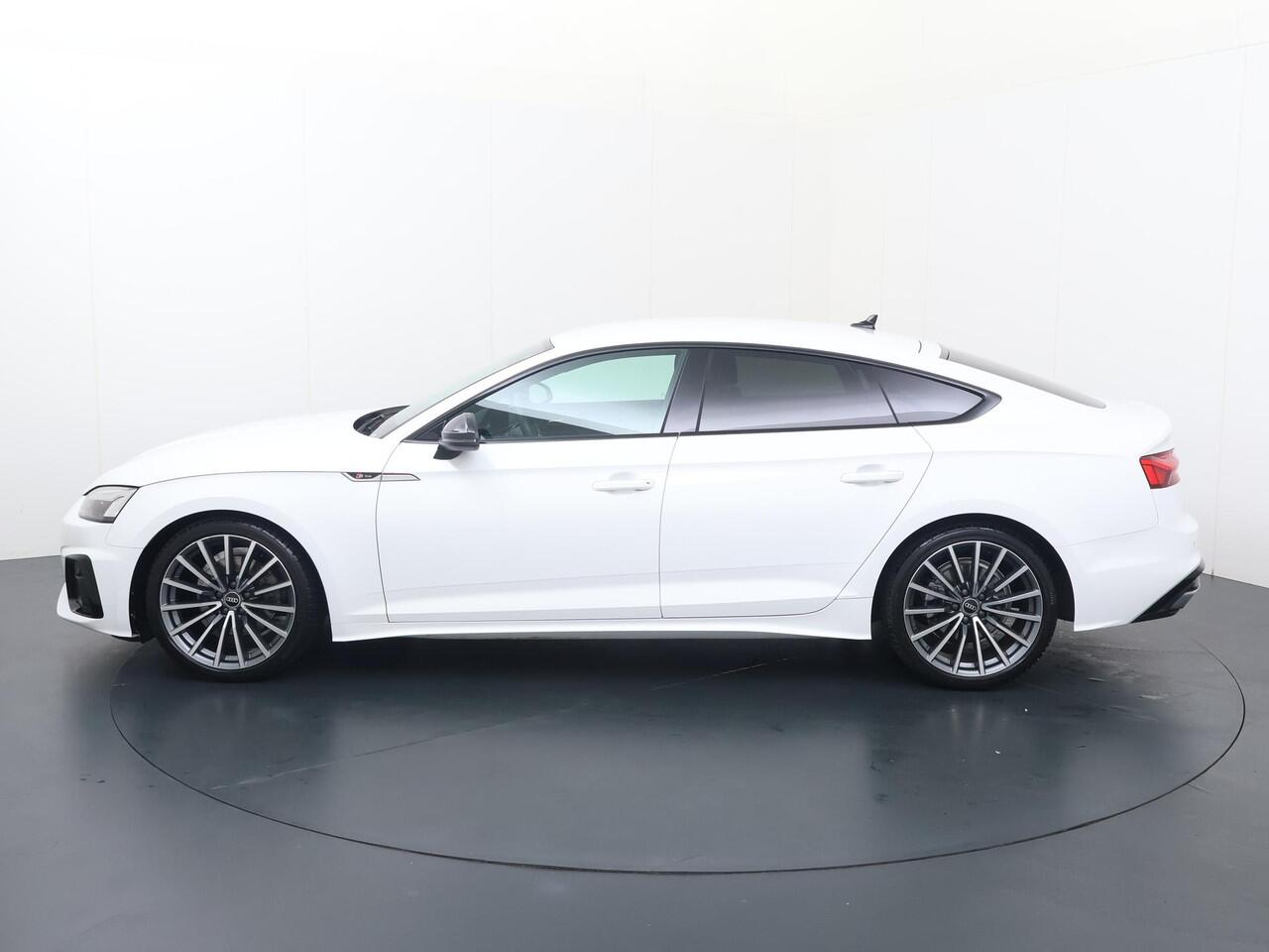 Audi A5 Sportback 35 TFSI S edition Competition 150 PK | Navigatie | Achterklep elektrisch | PDC V+A |