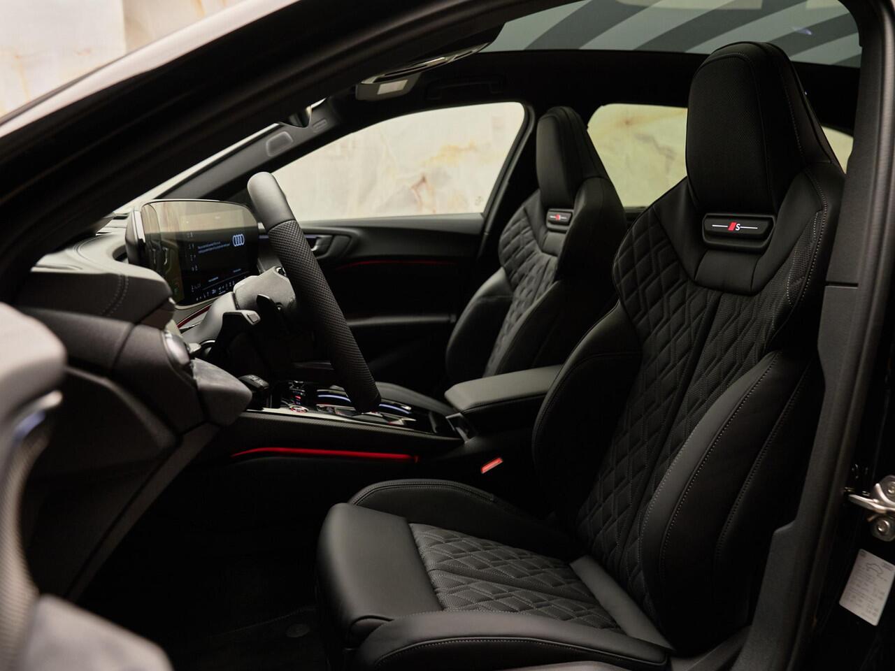 Audi A5 Avant E-Hybrid Quattro S Edition Competition, pano, tr.haak, 20", B&O, matrix-LED, memory, privacy, NP96k