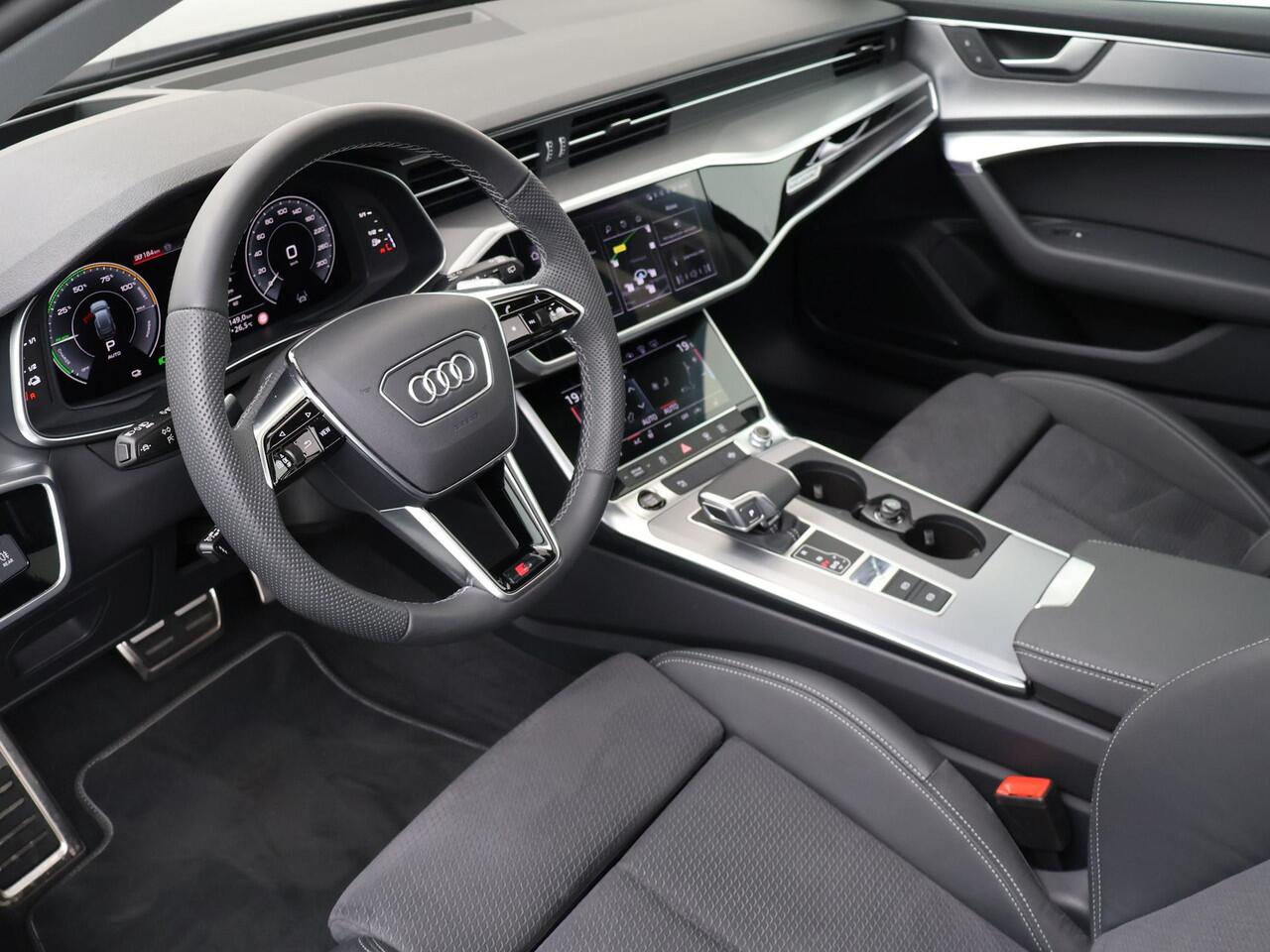 Audi A6 Avant 55 TFSI e quattro S edition Competition | 367 PK | Achteruitrij camera | Trekhaak | Electrisch panoramadak