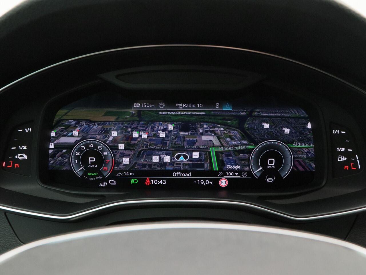 Audi A6 Avant 55 TFSi e 367 Pk quattro S-Line Competition Automaat | 360° Camera | Trekhaak | Panoramadak | Carplay | Full LED | Head Up | Stoel Verwarming | 21 Inch | 15.354 Km!!