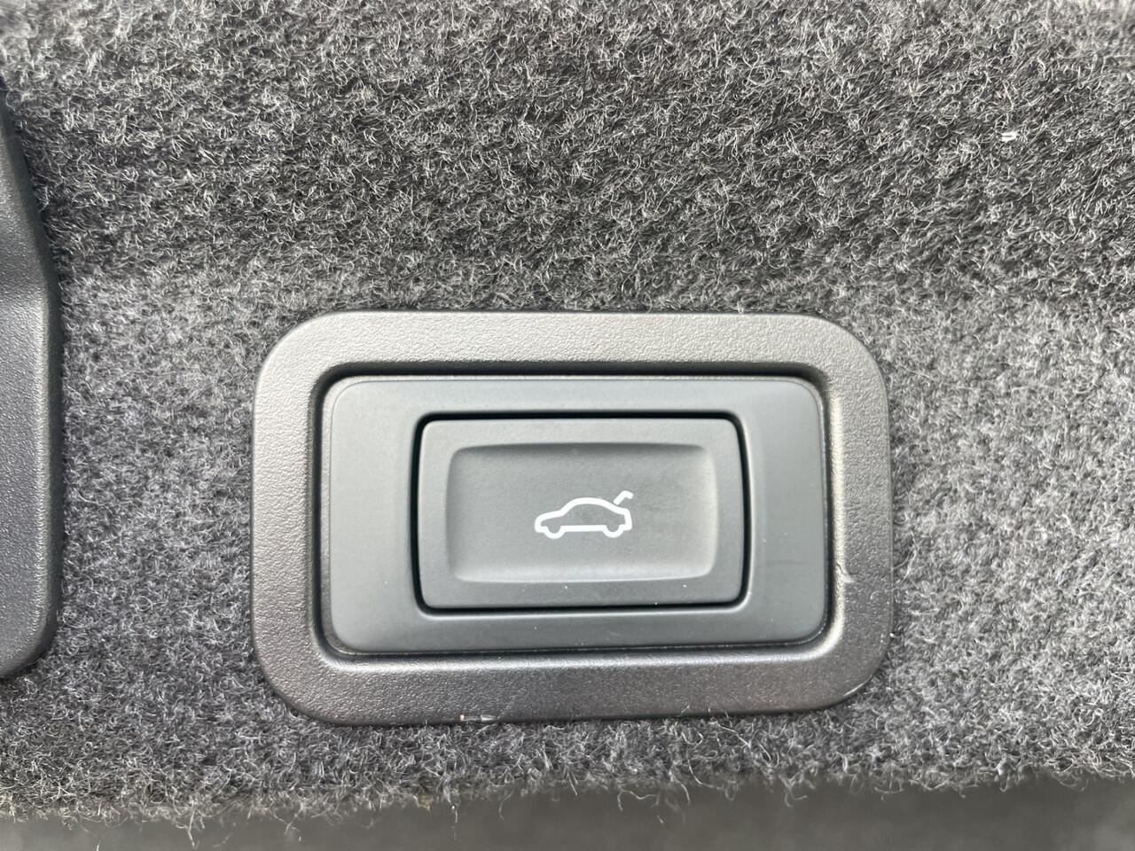 Audi A6 Limousine 50 TFSI e quattro S edition | B&O | Matrix | Luchtvering | 360 camera