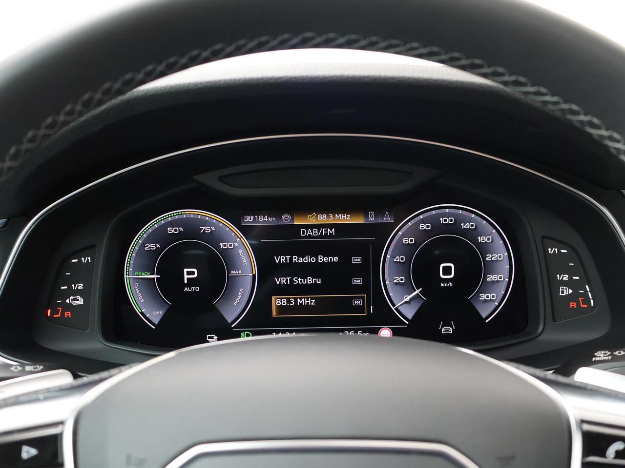 Audi A6 Avant 55 TFSI e quattro S edition Competition | 367 PK | Achteruitrij camera | Trekhaak | Electrisch panoramadak