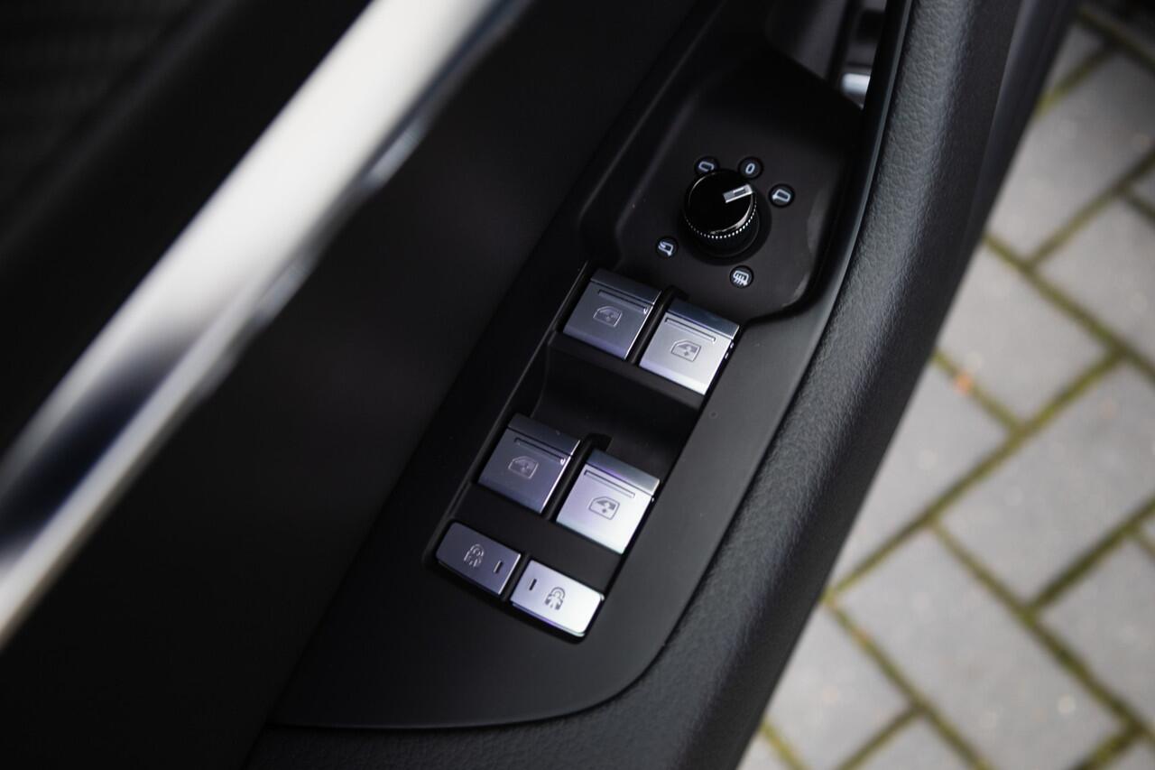 Audi A6 Avant 55 TFSI e 367 pk Quattro Pro Line S-Line Competition / Pano-Dak/ HD-Matrix/ B&O-Sound/ 360-Camera/ Carbon/ Keyless/ Adap.Cruise/ Stoel.Verw V+A/ Trekhaak/ 20" LMV