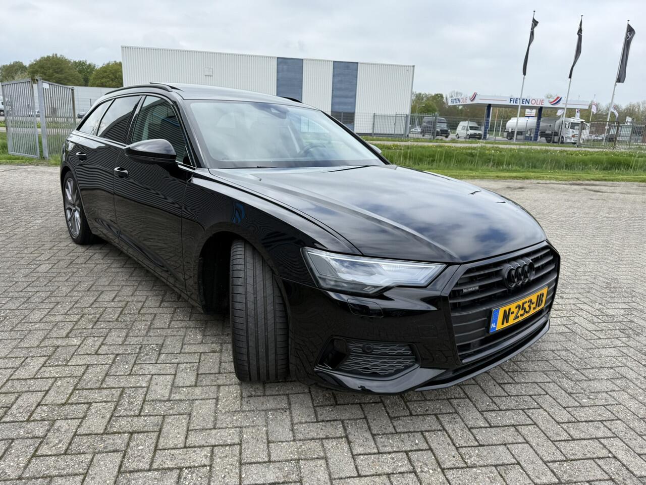 Audi A6 Avant 45 TFSI Quattro Design edition Panoramadak Trekhaak Bang-Olufsen 20 Inch Carplay BTW Auto
