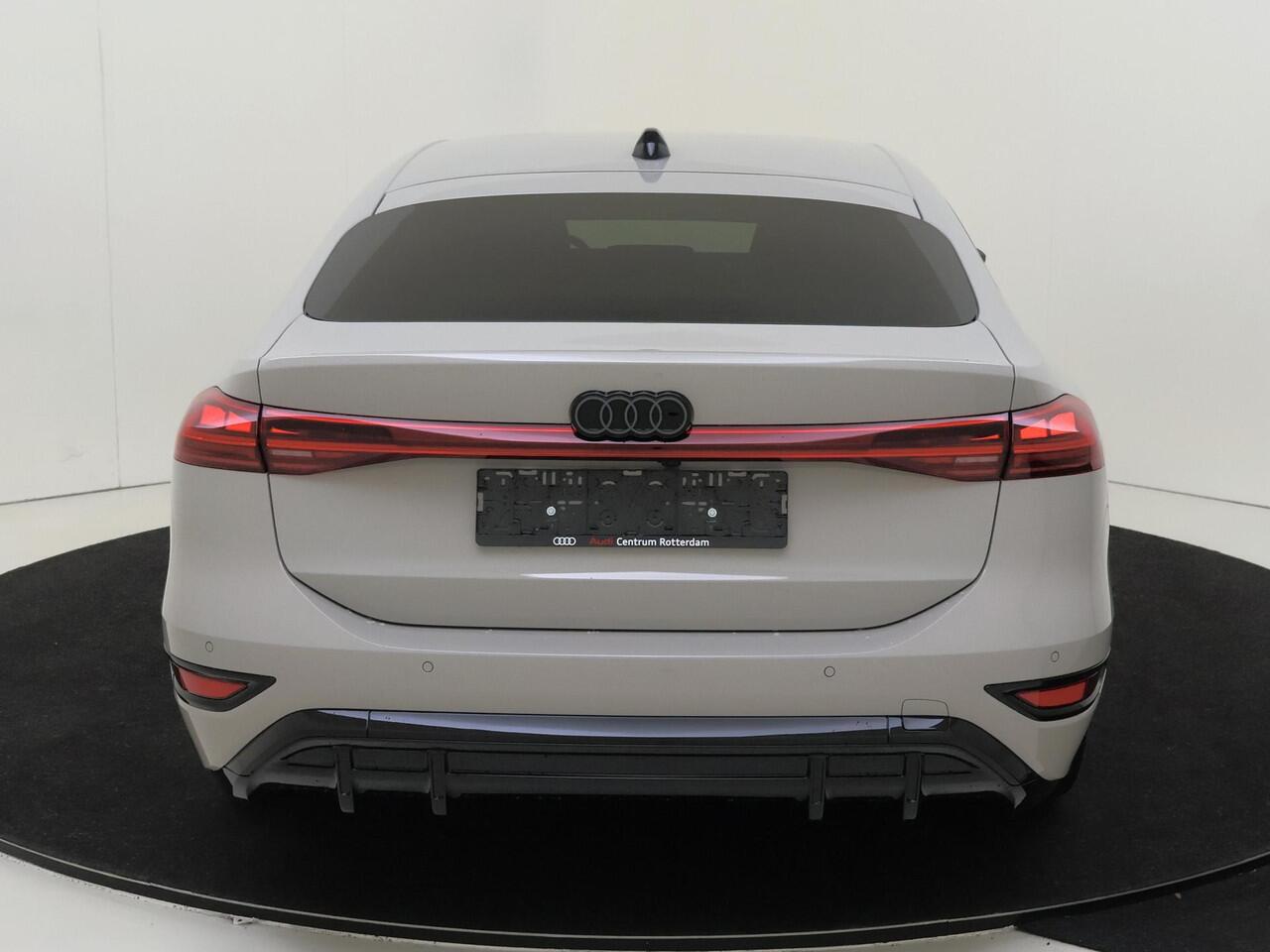 Audi A6 Sportback e-tron S edition performance 100 kWh | Tech Pro | 21 inch LM velgen | Head-Up display | Bang & Olufsen soundsysteem | Verwambaar stuurwiel