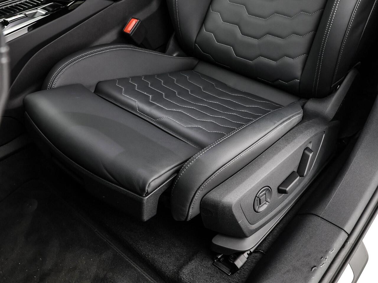 Audi A6 Sportback e-tron S edition 286 PK · Privacy glas · Remzadels rood · Sportstoel leder zwart