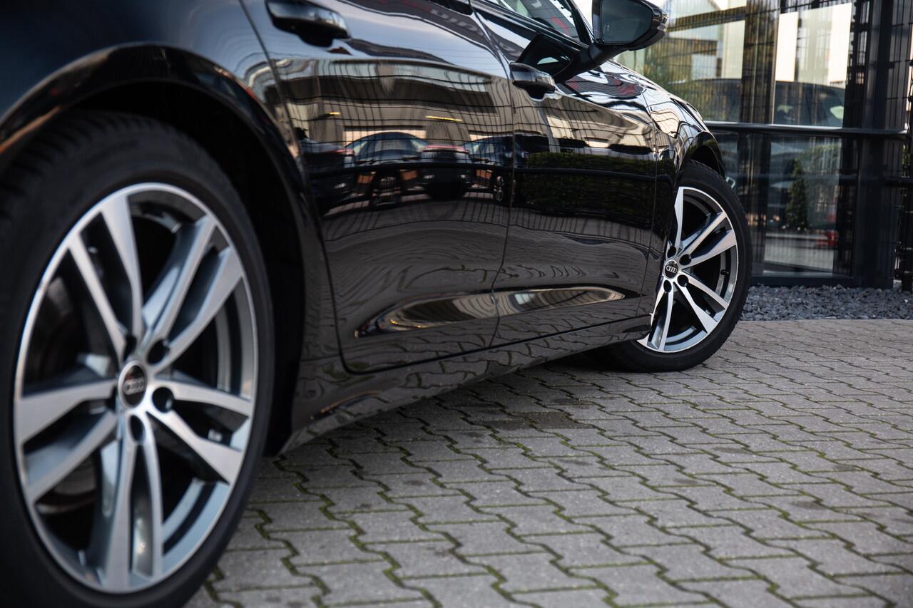 Audi A6 Avant 40 TFSI S edition Competition , Panoramadak, Trekhaak, Adaptive cruise,