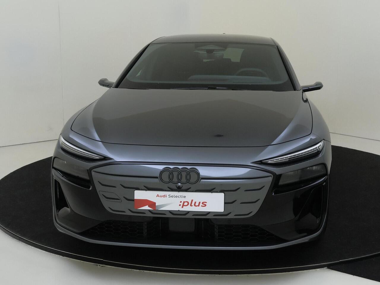 Audi A6 Avant e-tron S edition quattro 100 kWh | Panoramadak | Trekhaak | Luchtvering | Sportstoelen Plus | Bang & Olufsen | Head-up display | Parkeerassistent | 360 camera |