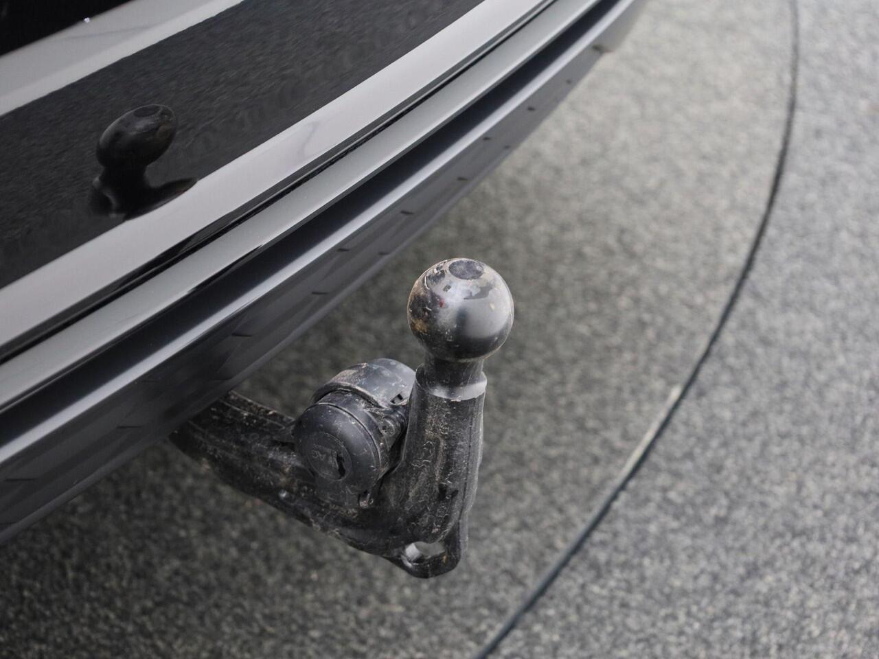 Audi A6 Avant 55 TFSIe 270kW/367PK quattro S Line · Navigatie · Apple Car Play · Camera · Trekhaak · Zwart optiek · TOPDEAL