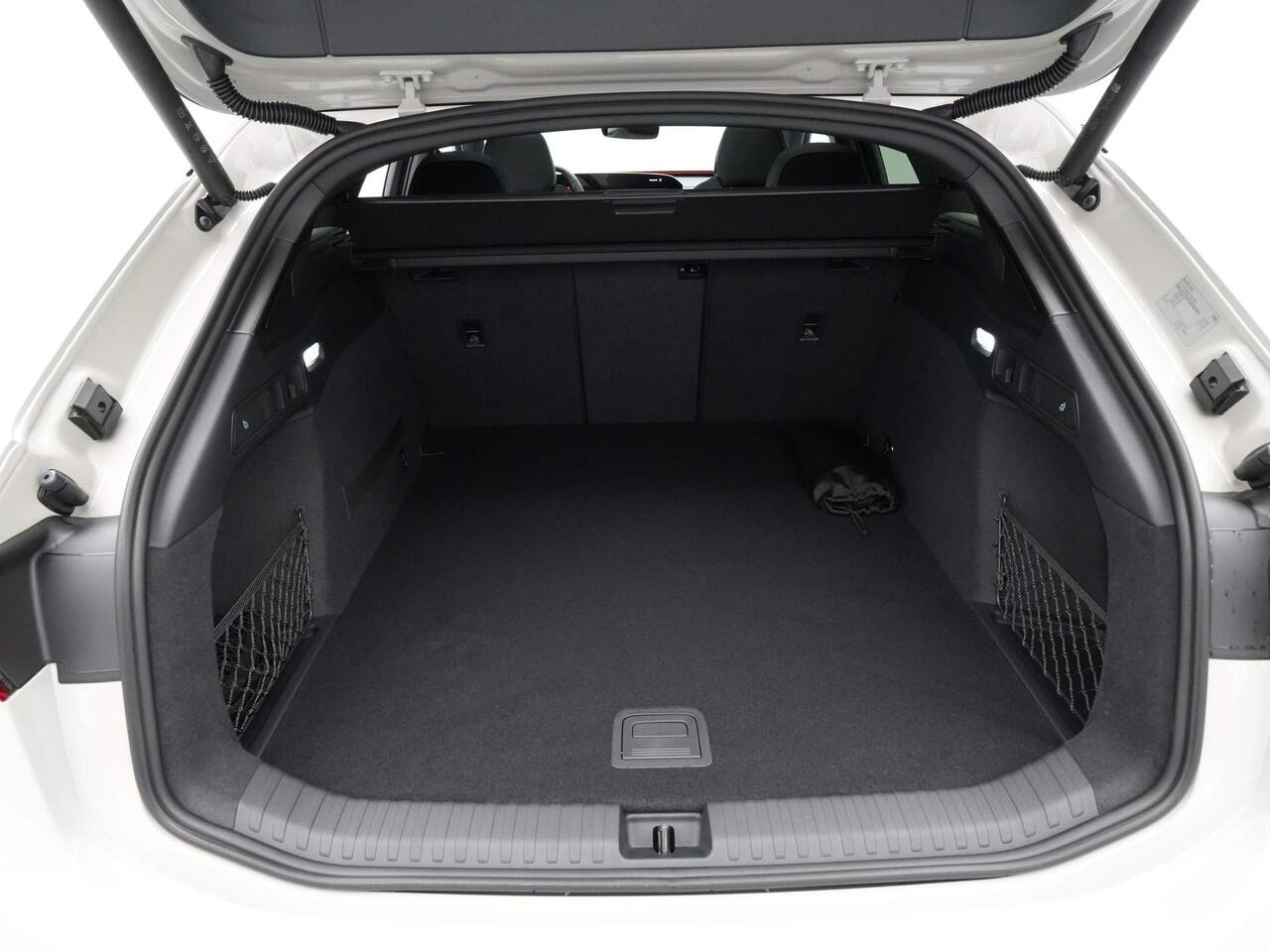 Audi A6 Avant e-tron S edition performance 100 kWh Bijrijderdisplay ACC Blind Spot 360 camera B&O