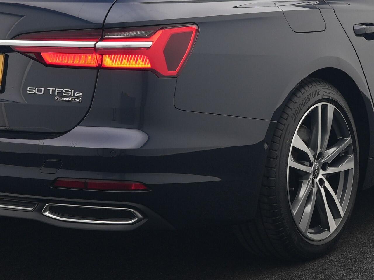 Audi A6 Avant 50 TFSI e quattro S Line Panodak Plug In Hybrid 300pk PHEV | Trekhaak | Head Up | Bang & Olufsen | Lederen Sportstoelen Verwarmd | Adaptive Cruise | Apple Carplay | Camera | Blis | Navigatie | Virtual | DAB |