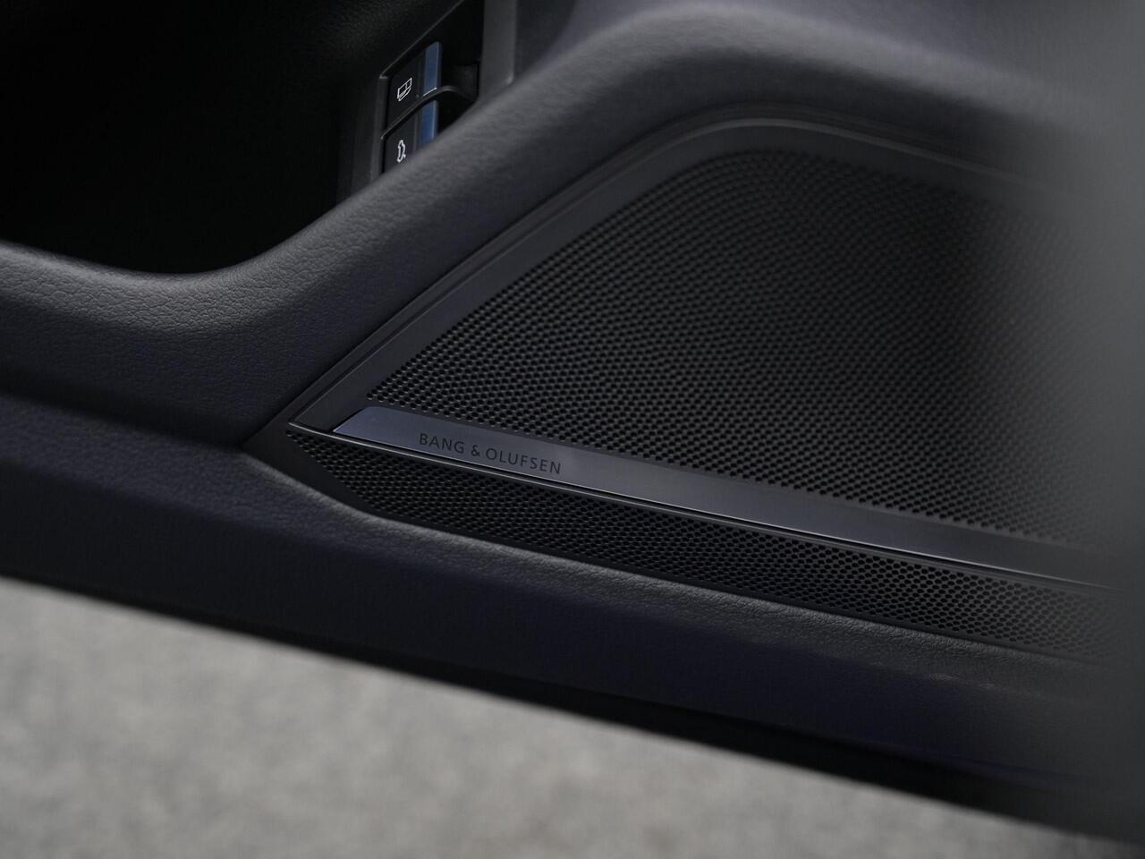 Audi A6 Avant 55 TFSI e 367 pk quattro Pro Line S Competition / S-Line | Panoramadak | Trekhaak | Lederpakket | Geheugenstoelen | Bang & Olufsen | HD-Matrix LED | Rondomzicht camera