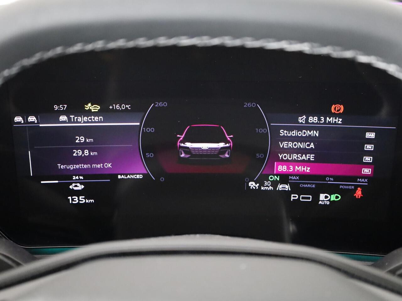 Audi A6 Avant e-tron S edition 100kWh 270 kW / 367 PK Avant Elek Panorama-glasdak, Bang&Olufsen soundsysteem, winterpakket, privacy glass