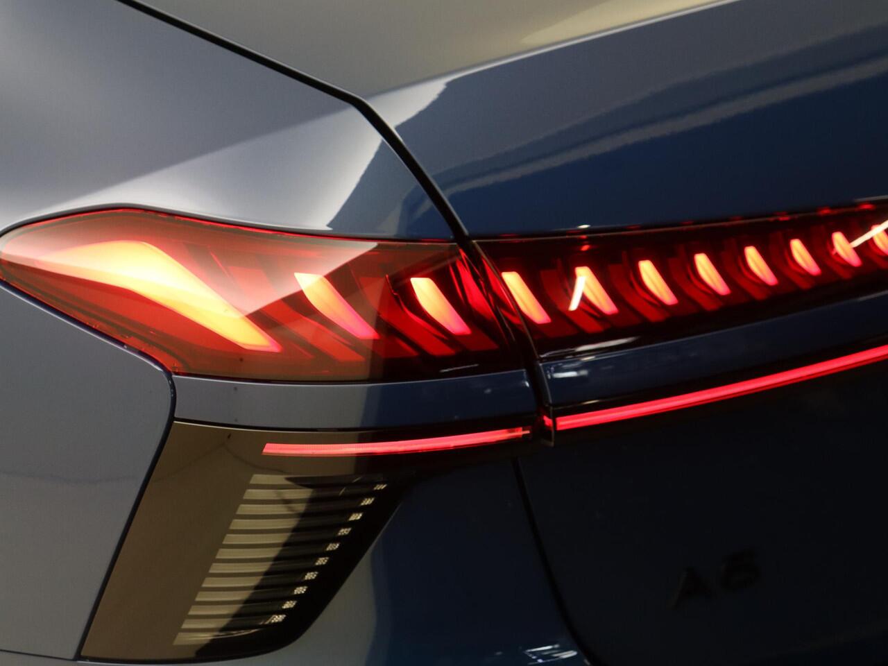 Audi A6 Limousine 2.0 e-hybrid 299pk quattro S edition | 21 inch LM velgen | Leder/alcantara bekleding | Carbon inleg | Elek. verstelbare voorstoelen | Comfortsleutel