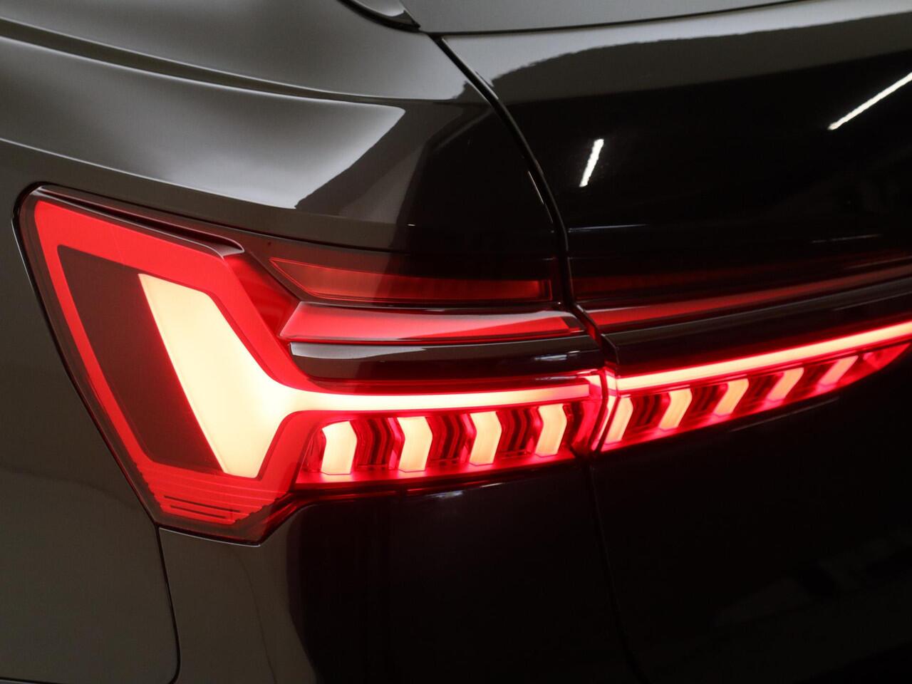 Audi A6 Avant 55 TFSI e quattro S edition Competition | Panoramadak | Trekhaak | Adaptieve demping systeem | Servo | 360 camera | 4-zone airco | Keyless | Dodehoek detectie | Stoel- en stuurwielverwarming |