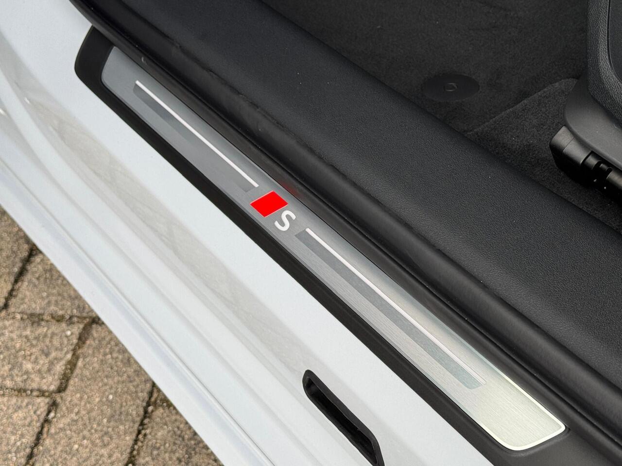 Audi A6 e-tron Avant S edition 100 kWh / 367 PK | Panoramadak | Passagiersdisplay | Matrix LED-koplampen | 360 graden camera