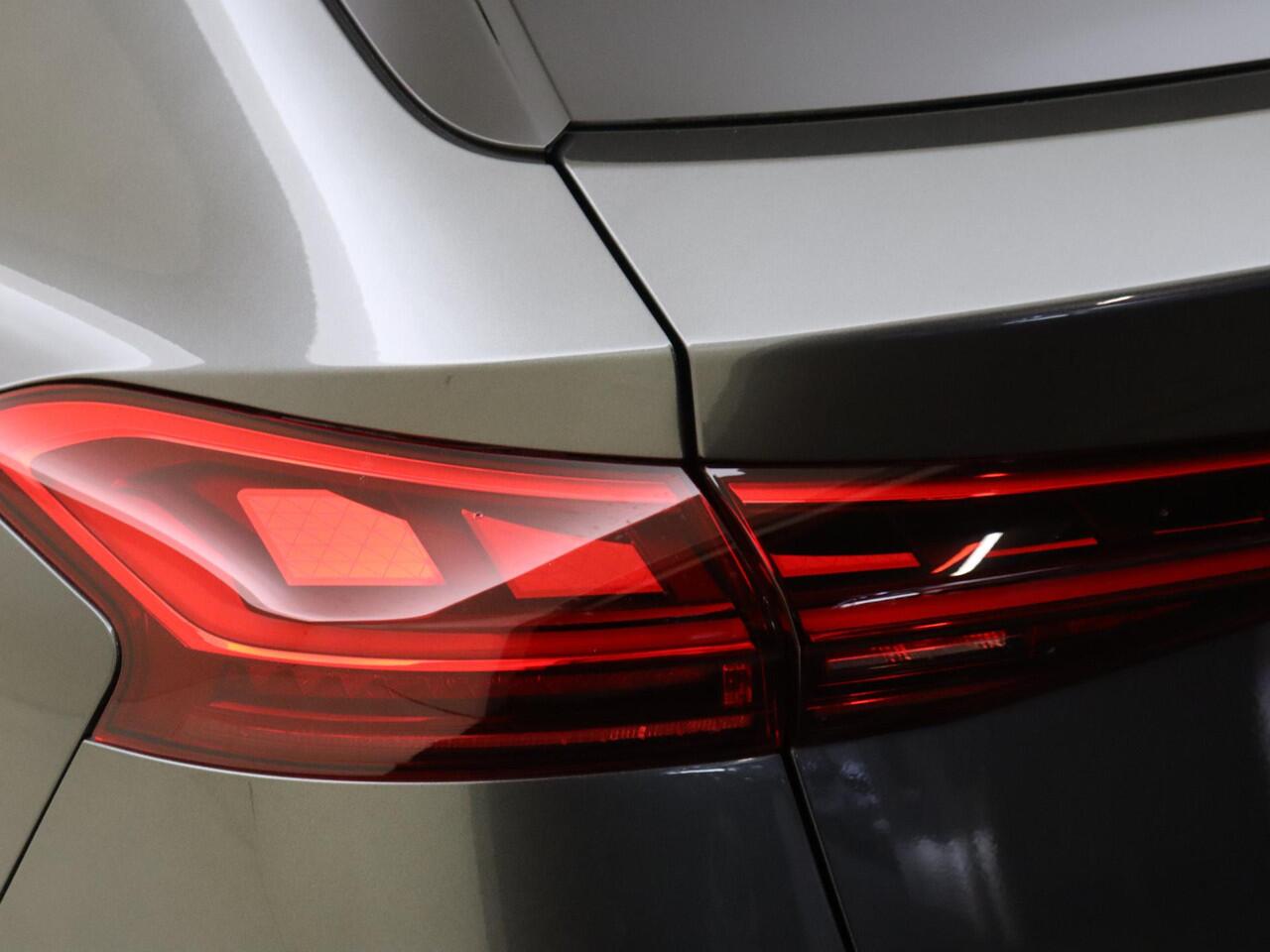 Audi A6 Avant e-tron S edition quattro 100 kWh | Panoramadak | Trekhaak | Luchtvering | Sportstoelen Plus | Bang & Olufsen | Head-up display | Parkeerassistent | 360 camera |