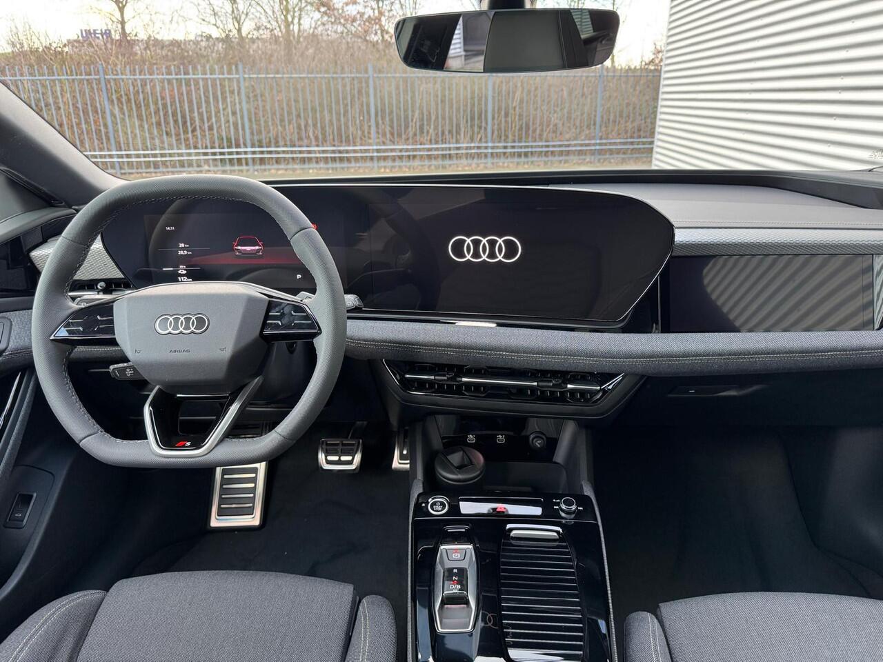 Audi A6 e-tron Avant S edition 100 kWh / 367 PK | Panoramadak | Passagiersdisplay | Matrix LED-koplampen | 360 graden camera