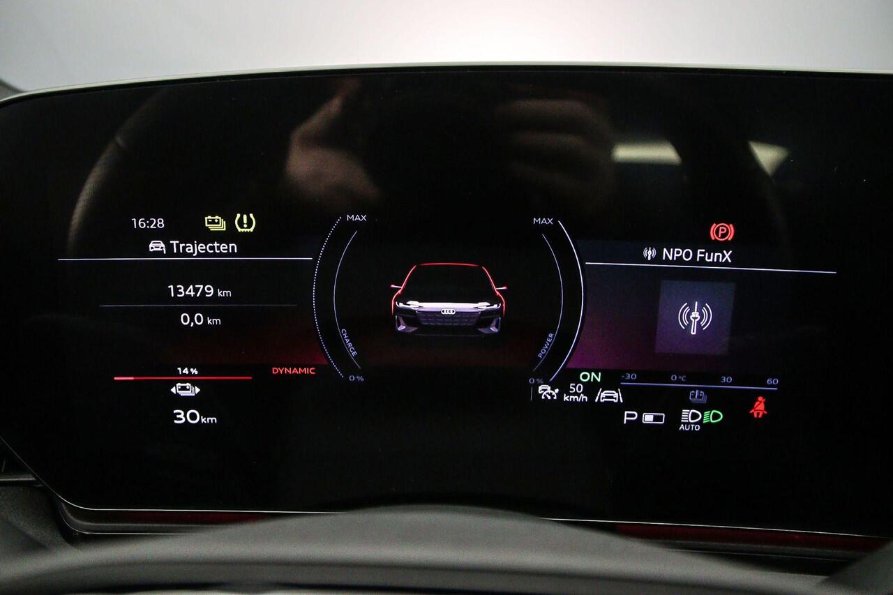 Audi A6 Avant e-tron S edition performance 100 kWh | Digitale spiegels | Pano | Headup | B&O | Bijrijdersscherm | Carplay |