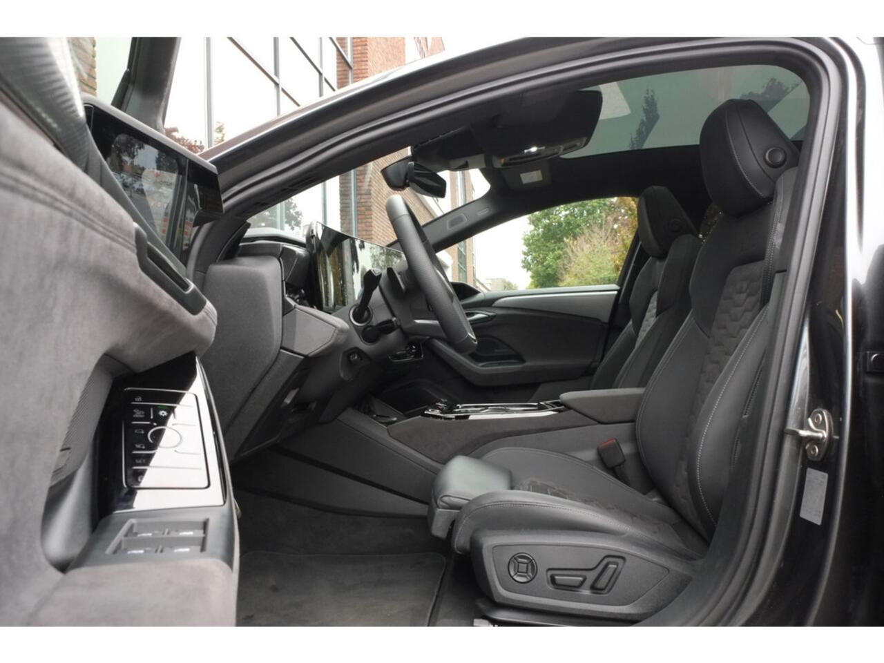 Audi A6 Avant e-tron S edition quattro 428pk, 100 kWh accu, Trekhaak, Pa