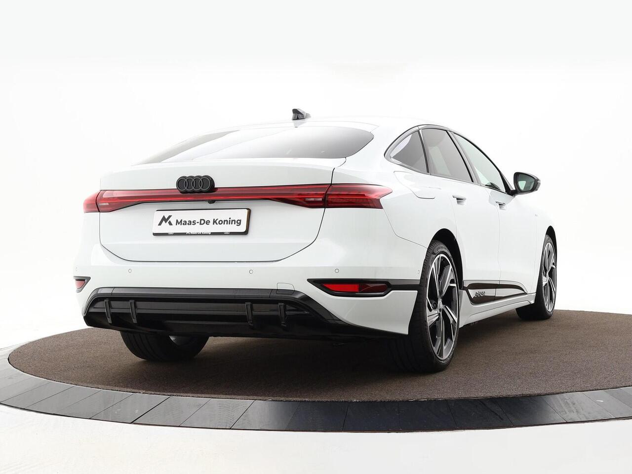 Audi A6 Sportback e-tron S edition 286 PK · Privacy glas · Remzadels rood · Sportstoel leder zwart