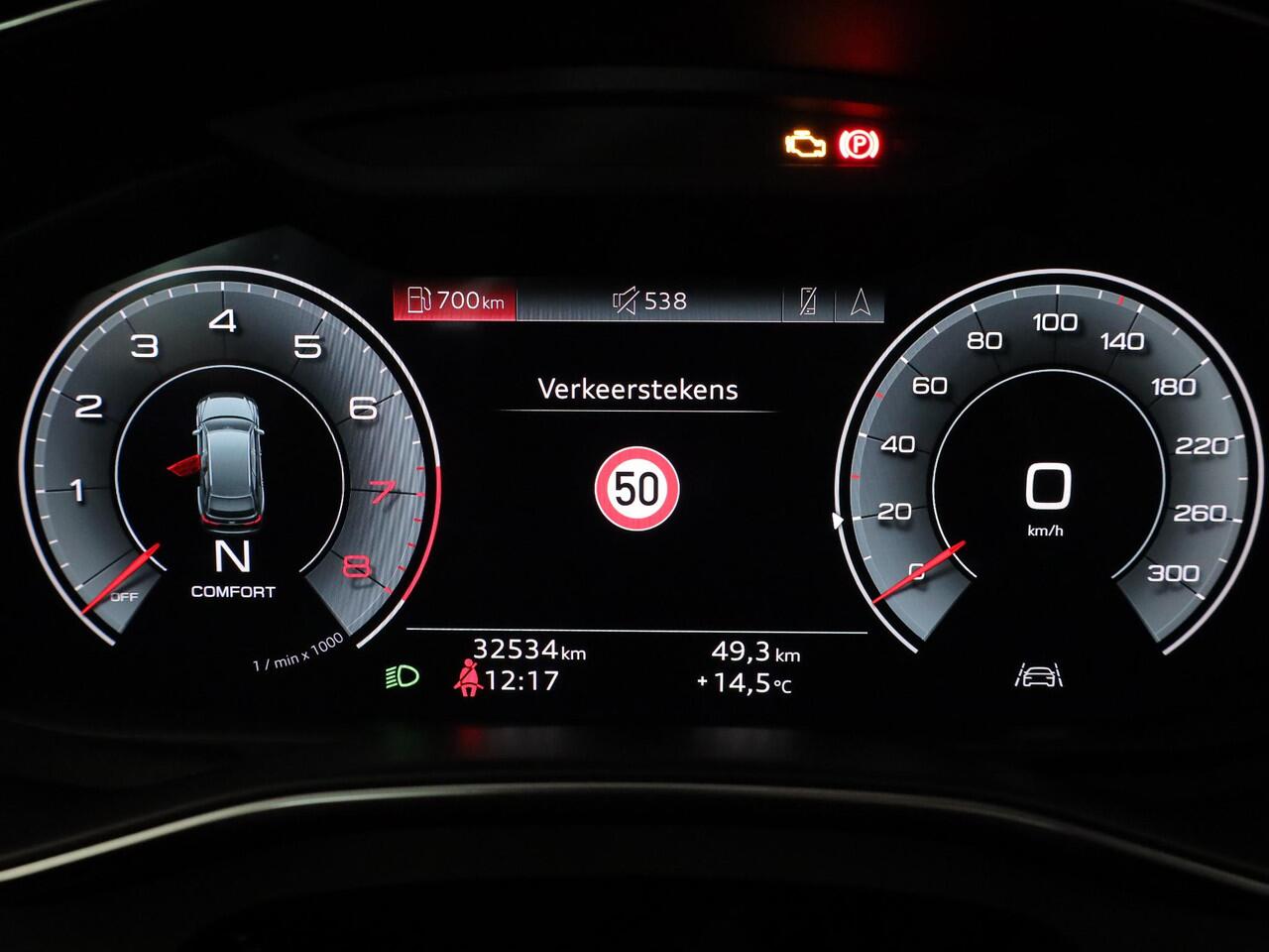 Audi A6 Avant 40 TFSI S edition Competition 204 pk S-tronic | Verlengde garantie | Navigatie | Panoramadak | Parkeersensoren | Achteruitrijcamera | Stoelverwarming | S-Line |